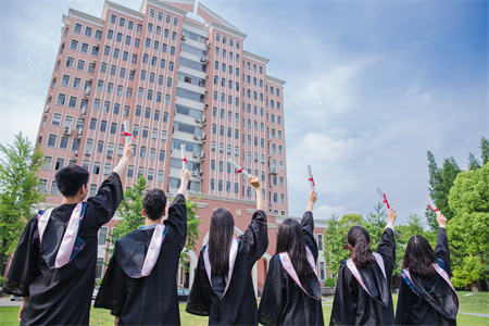 白城成人函授2023年的成人高考科目有哪些？