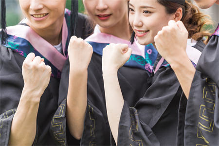 洮南成人函授的學(xué)位證書(shū)是否與全日制學(xué)位一樣？